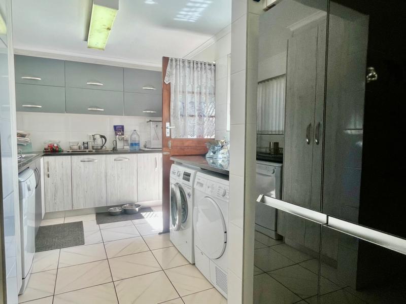 3 Bedroom Property for Sale in Fraaiuitsig Western Cape